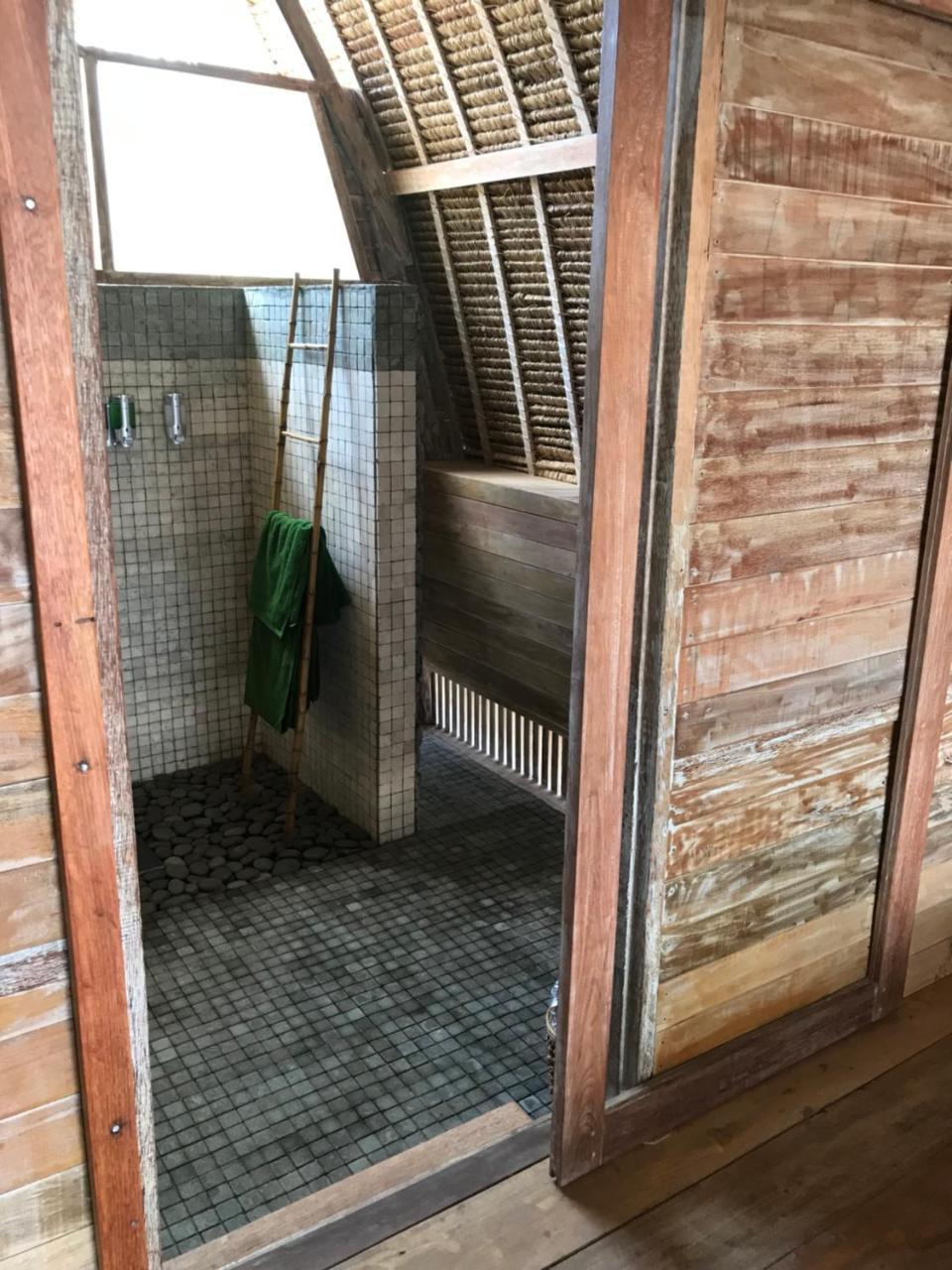 Hotel Alam Karang Gili Gede Esterno foto